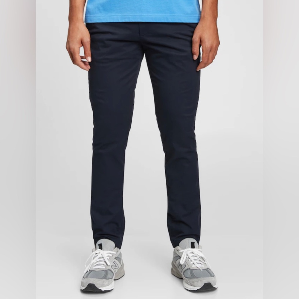 GAP Men’s Navy Skinny Fit Khakis in Navy Blue, size 32 x 36
